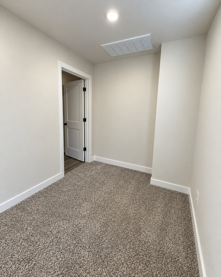 618 W 2nd St #100 - Photo 6 of 17