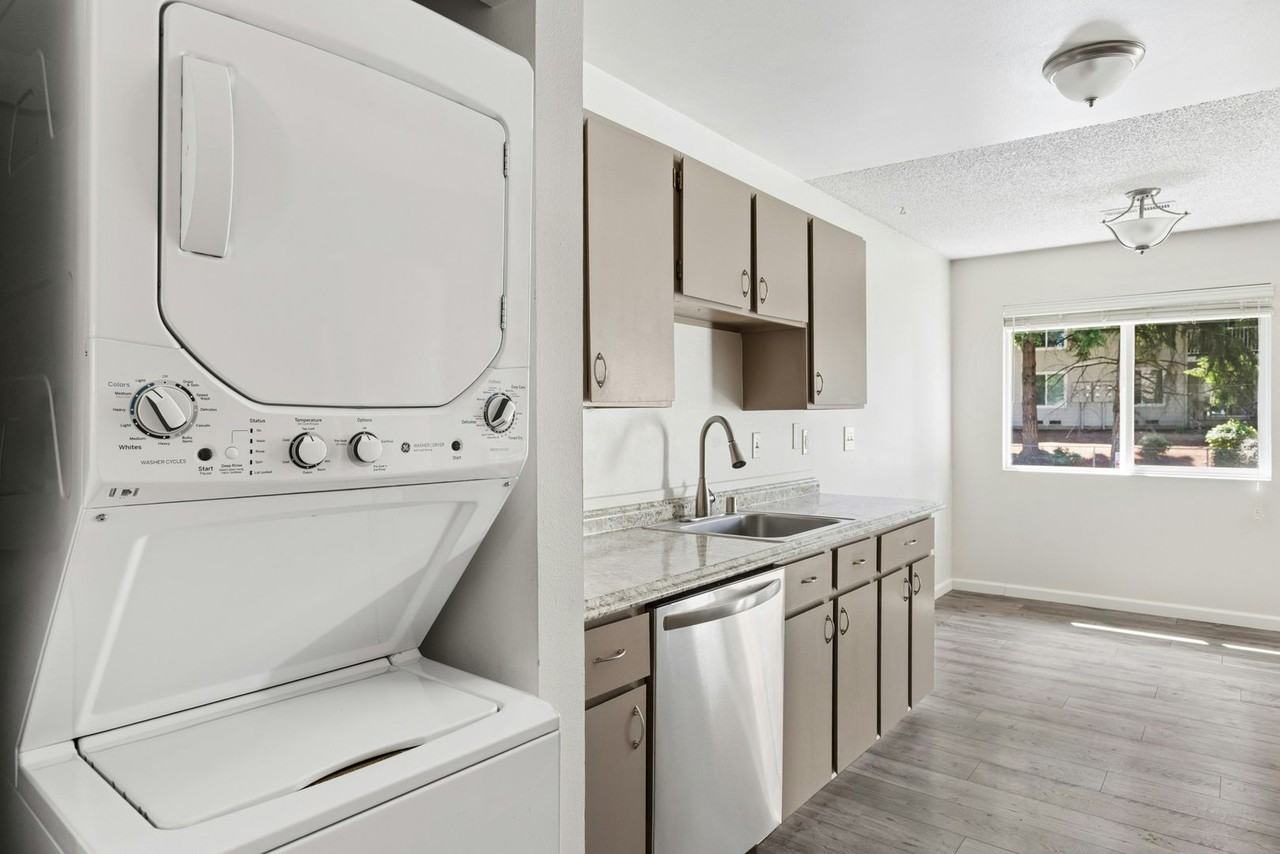 14136 74th Pl Ne #C - Photo 6 of 10