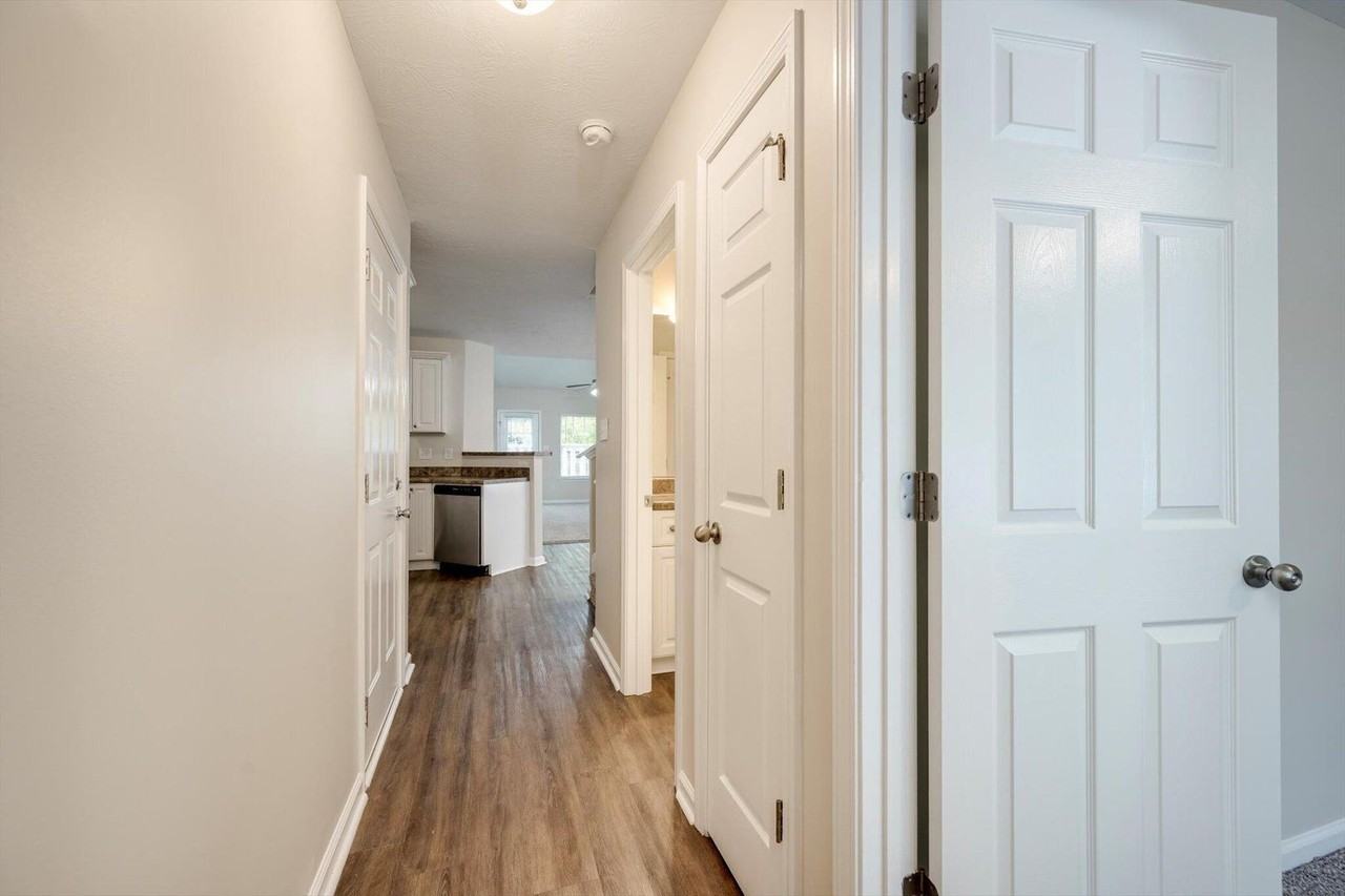 2205 Jasmine Way - Photo 2 of 27