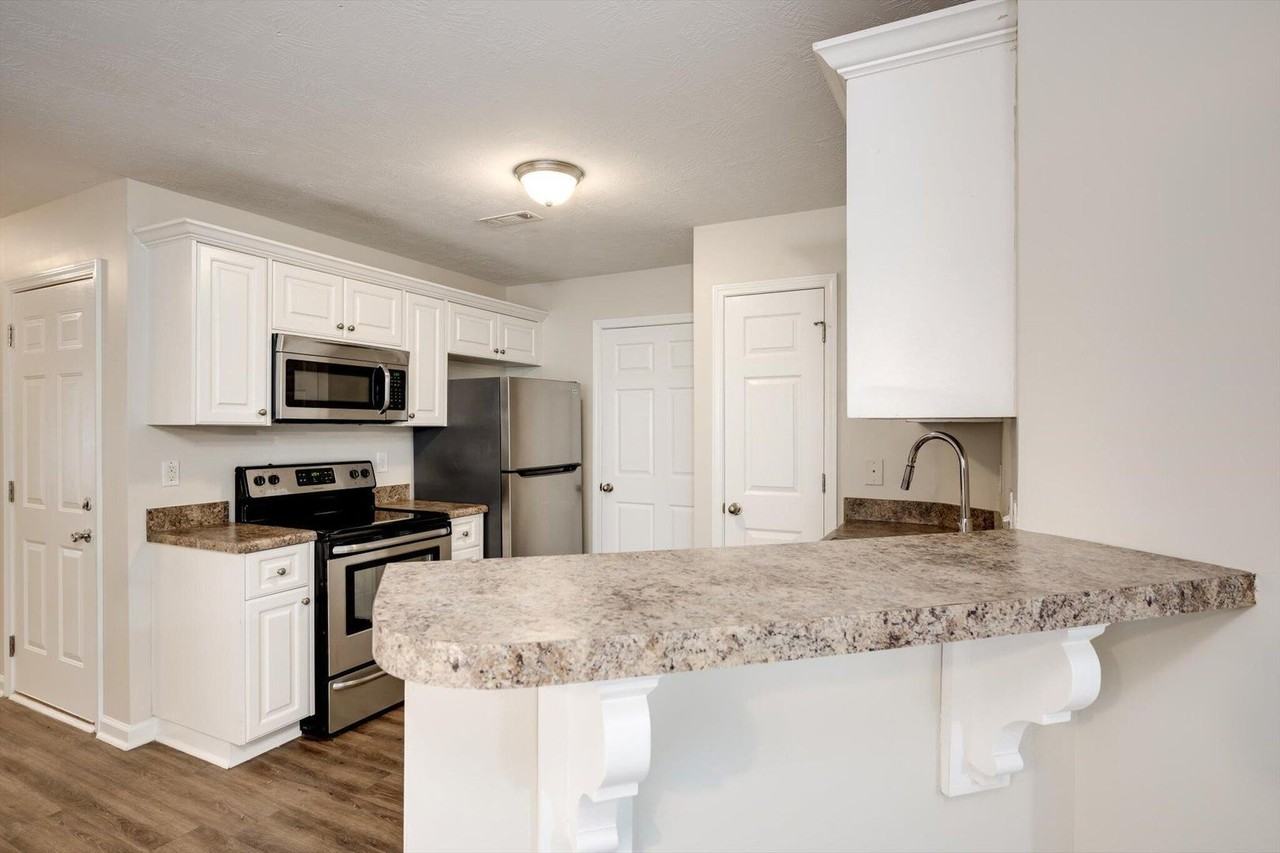 2205 Jasmine Way - Photo 7 of 27