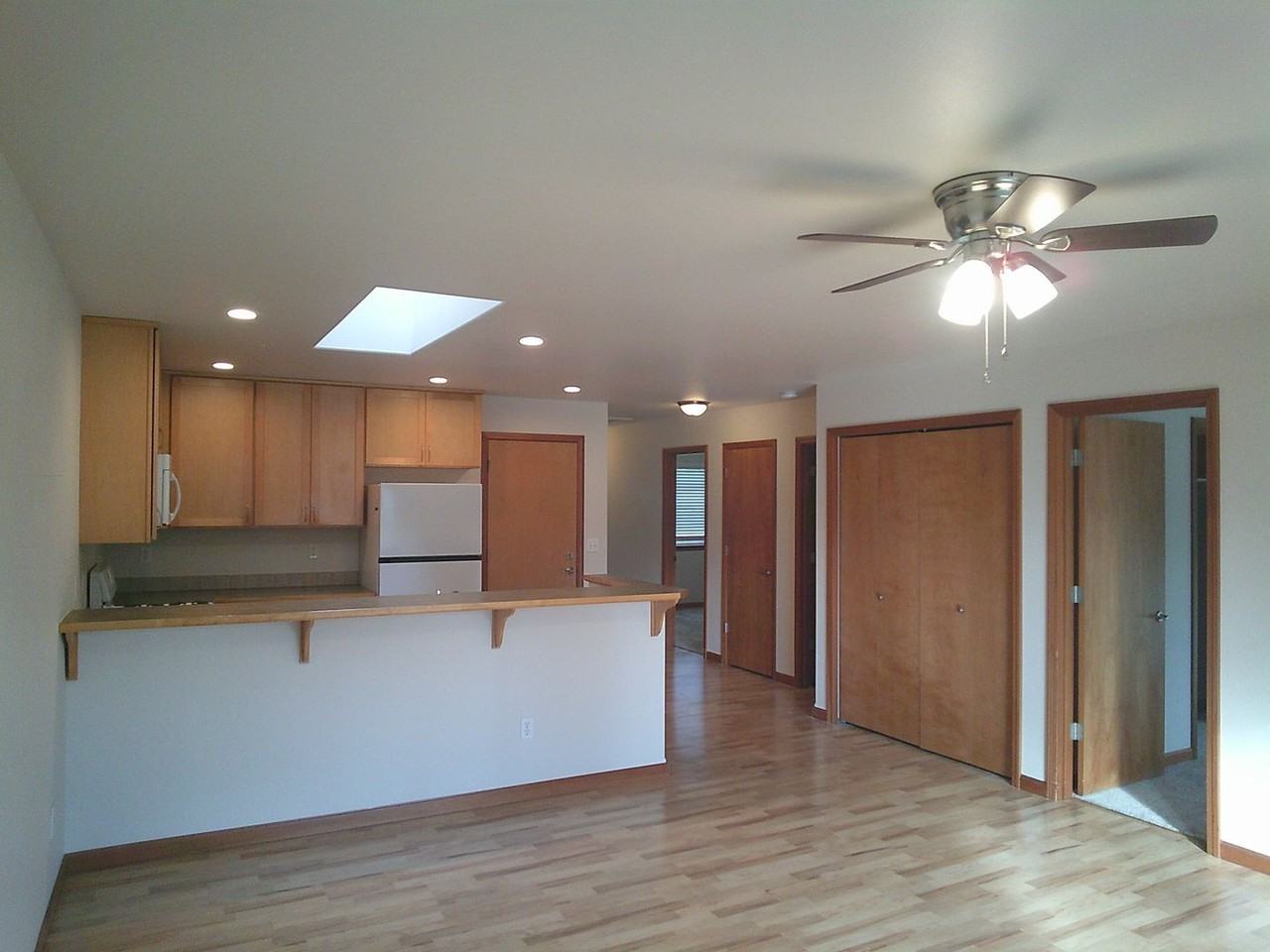 703 S Alder St - Photo 4 of 17