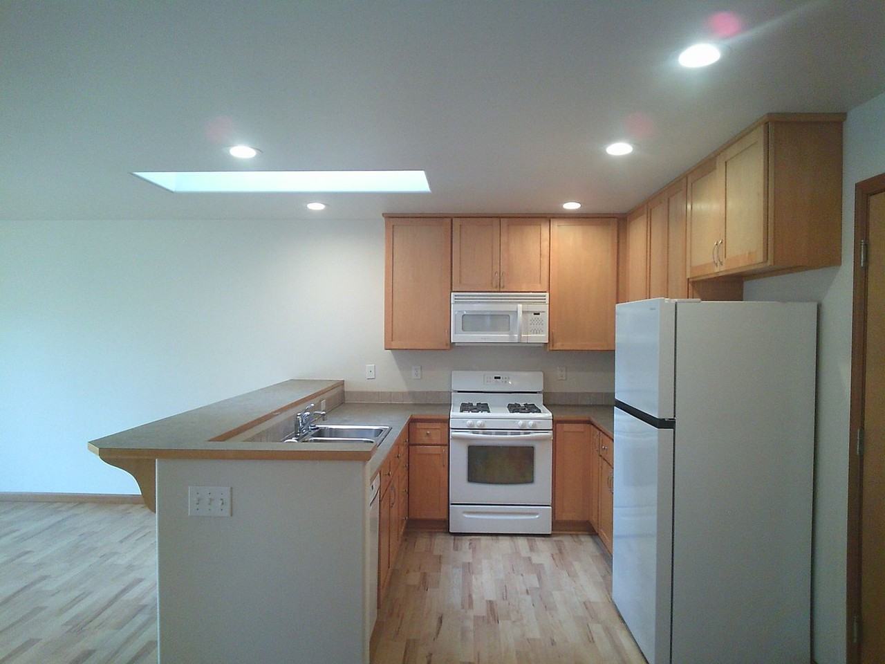 703 S Alder St - Photo 5 of 17