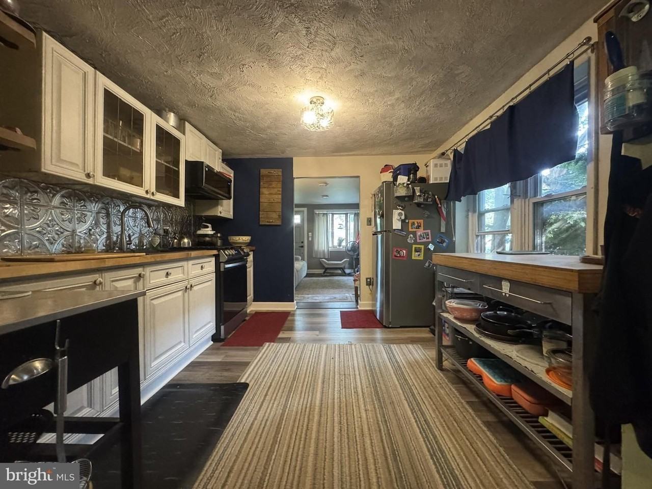 319 Delaware Ave - Photo 3 of 13