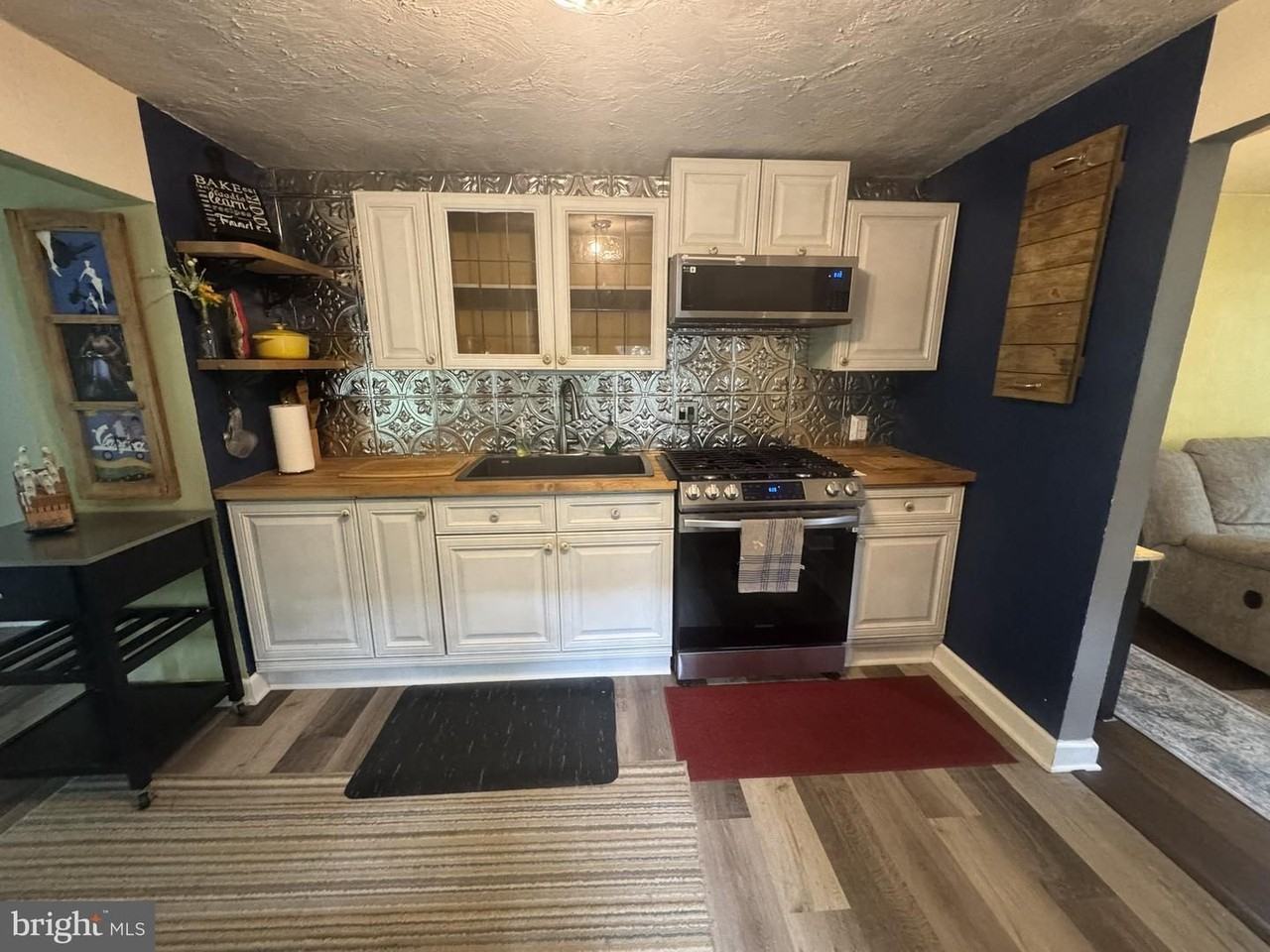 319 Delaware Ave - Photo 4 of 13