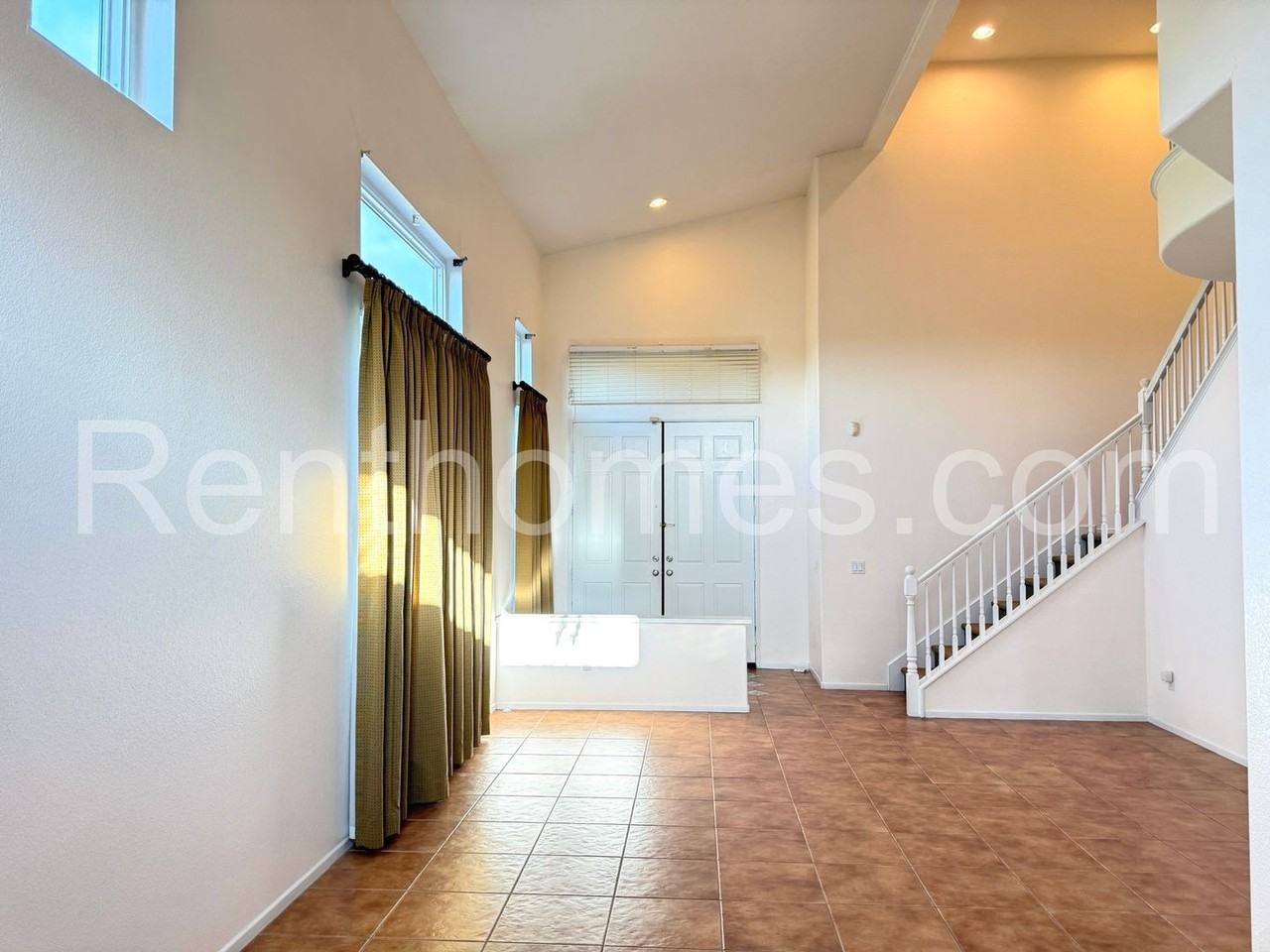 10957 Sunny Mesa Rd - Photo 4 of 41