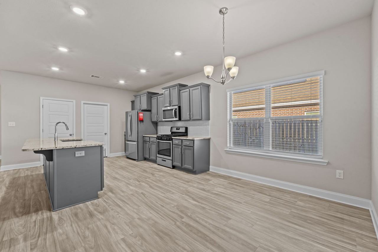 4016 Lighthouse Dr - Photo 5 of 18