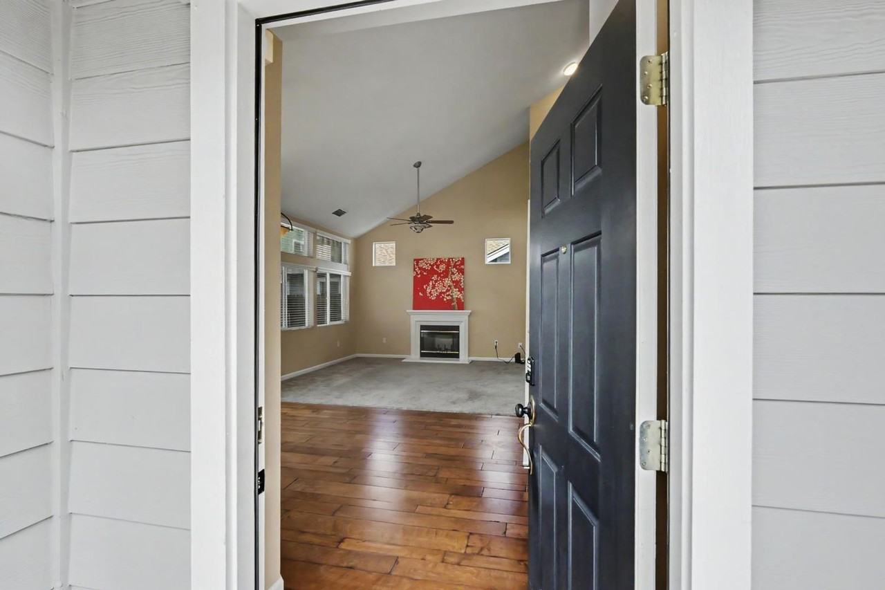 6455 Laguna Mirage Ln - Photo 5 of 50