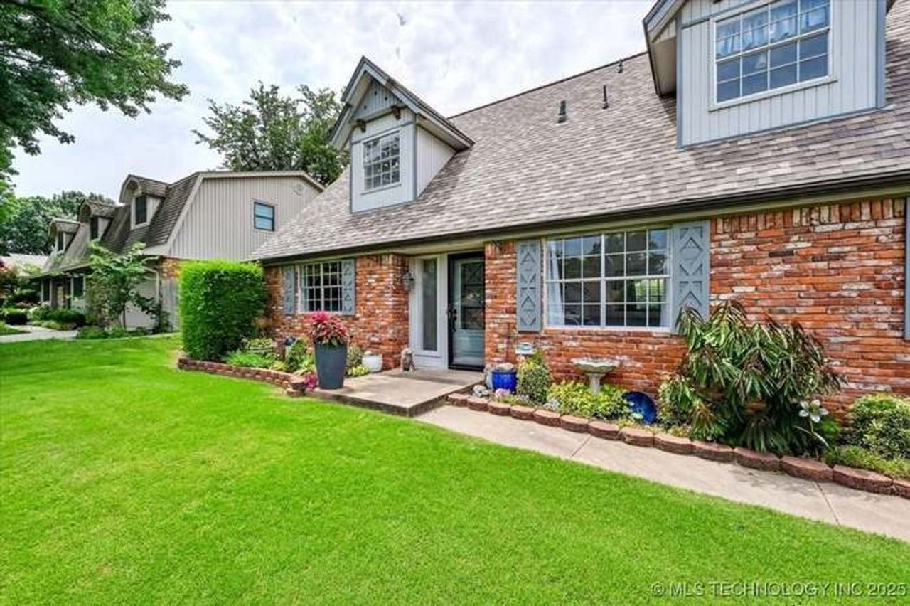 6310 6310 S 72nd Pl E. - Photo 4 of 31