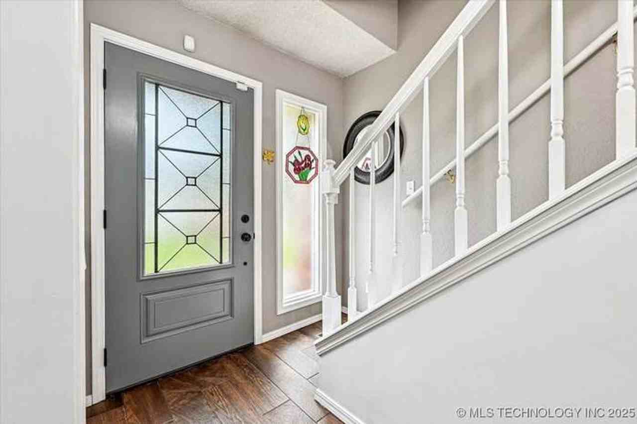 6310 6310 S 72nd Pl E. - Photo 5 of 31