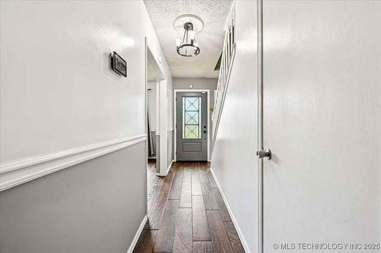6310 6310 S 72nd Pl E. - Photo 6 of 31
