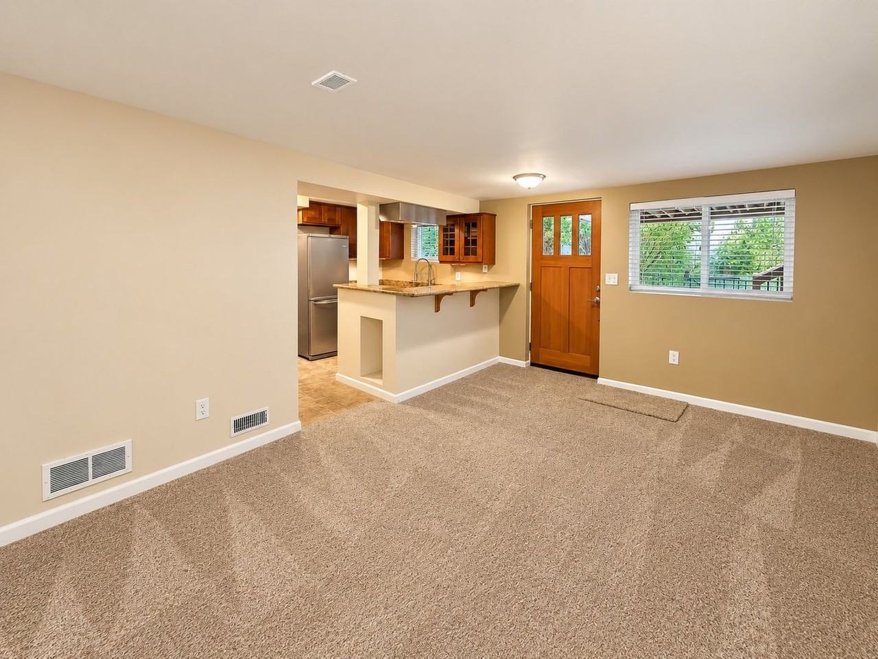 5753 40th Ave Ne - Photo 5 of 26