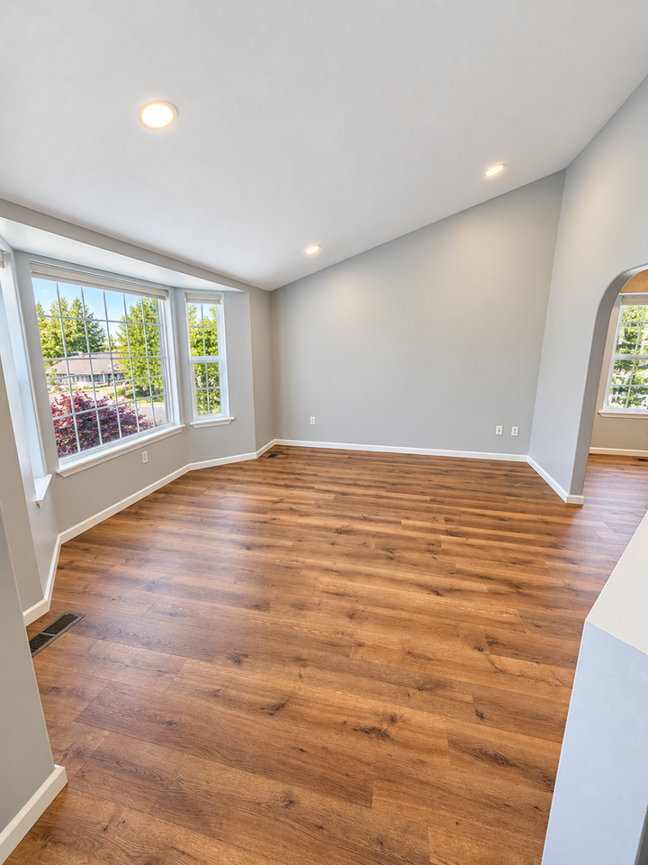 6116 61st Ave Se - Photo 3 of 18