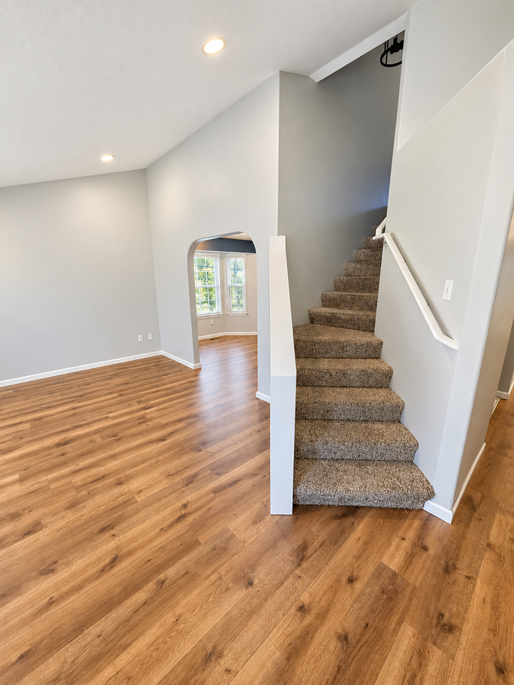 6116 61st Ave Se - Photo 4 of 18