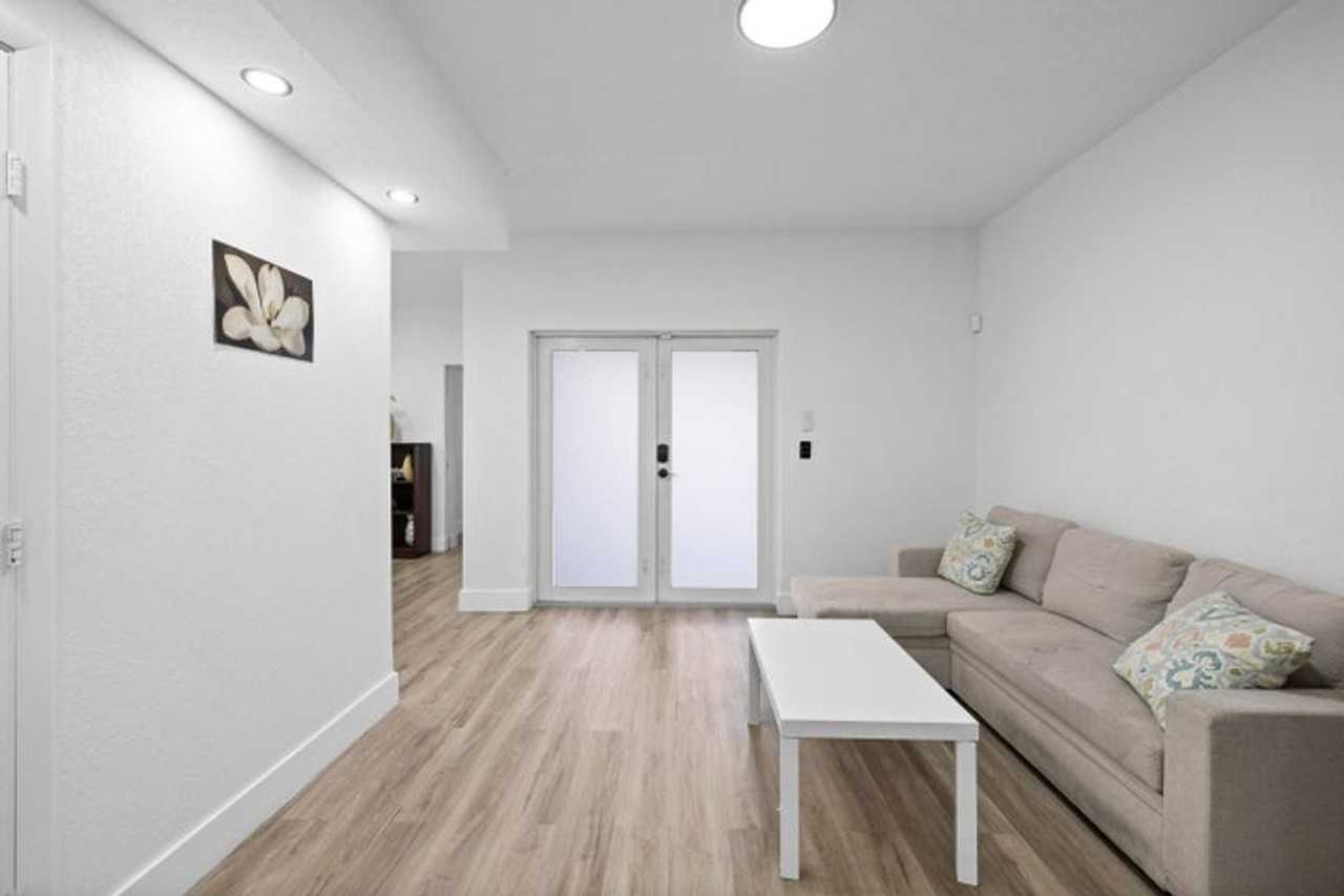 28 Ne 165th St - Photo 5 of 20