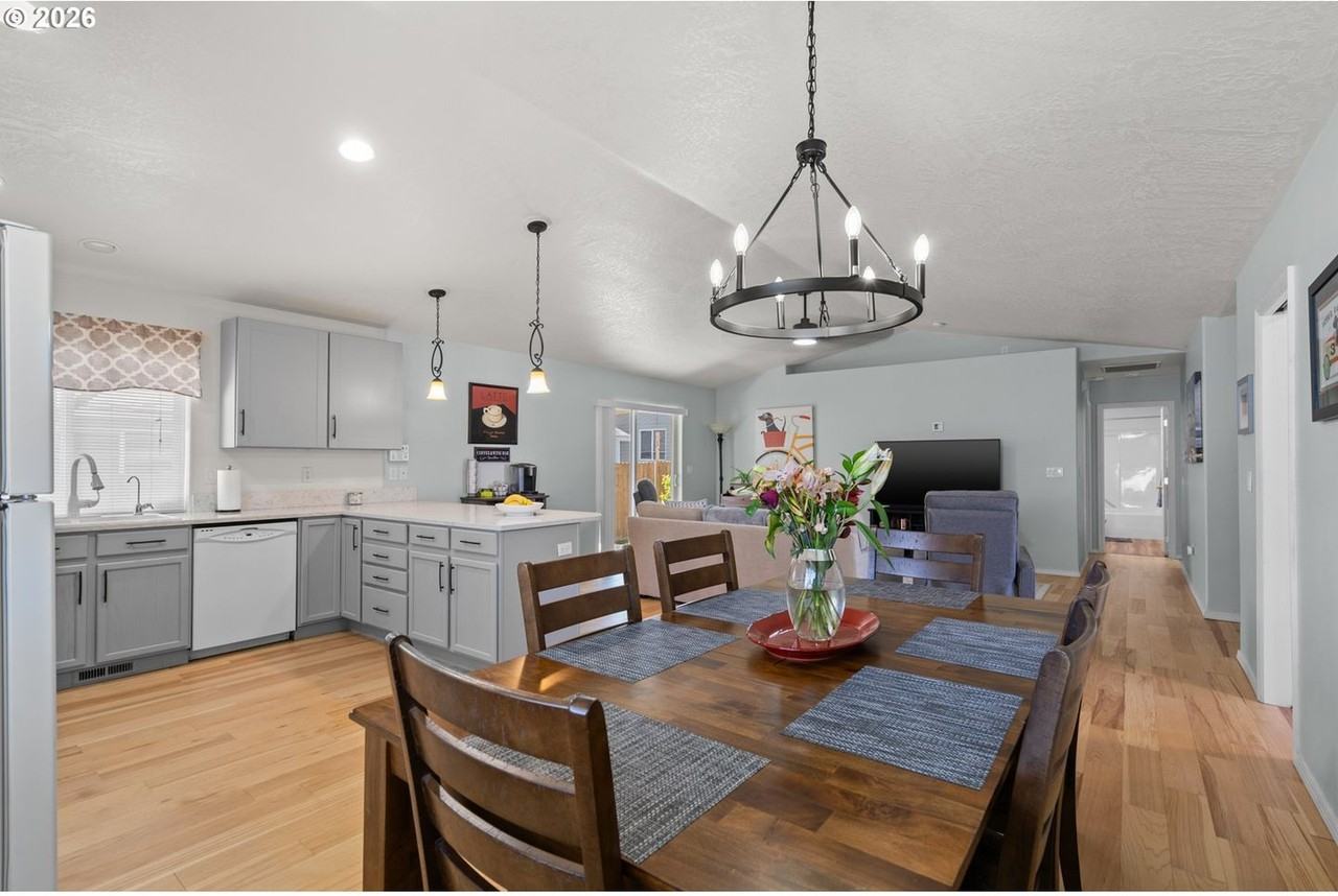 317 Sw 13th Pl - Photo 5 of 31