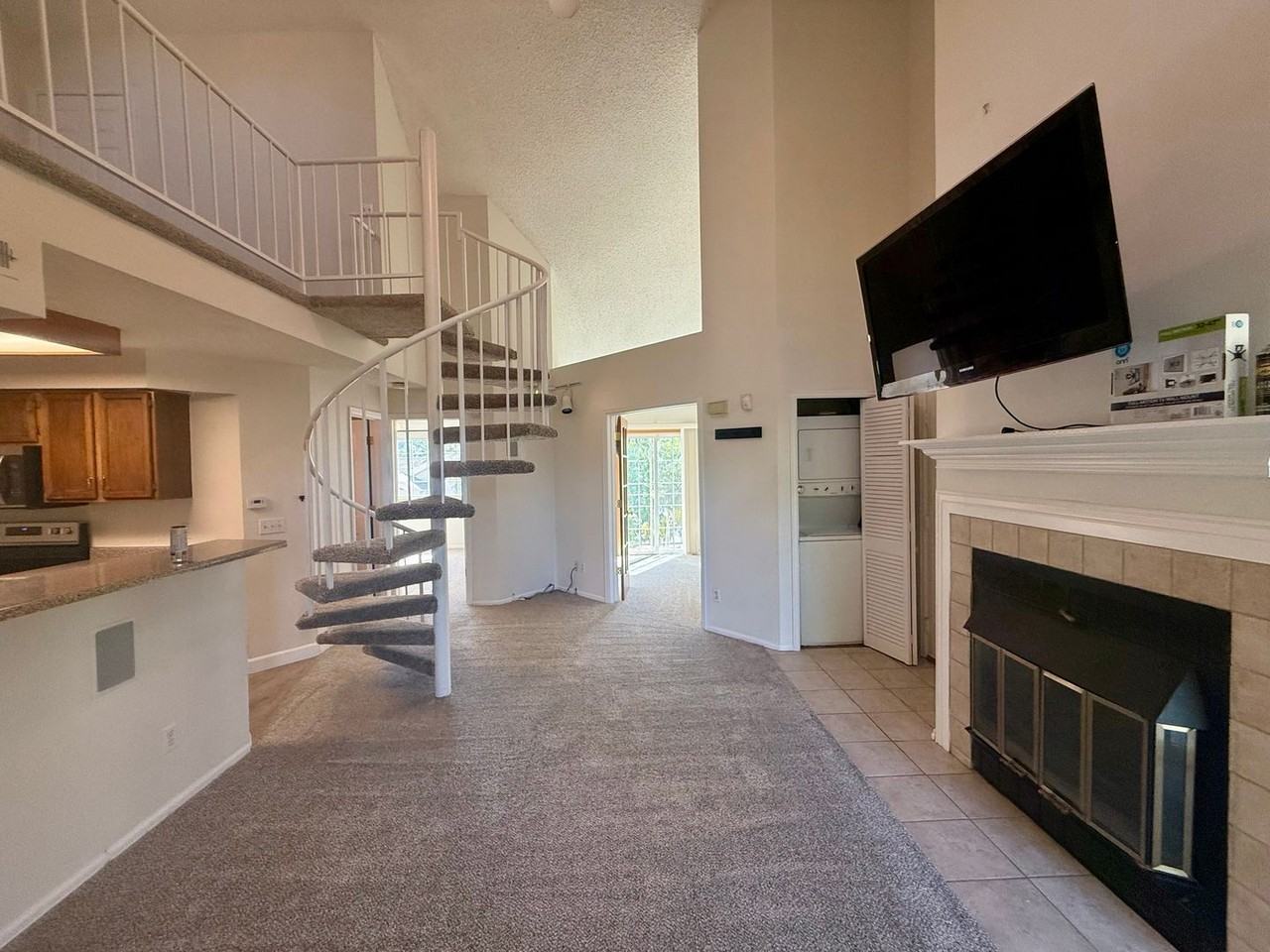 13751 E Lehigh Ave - Photo 2 of 35