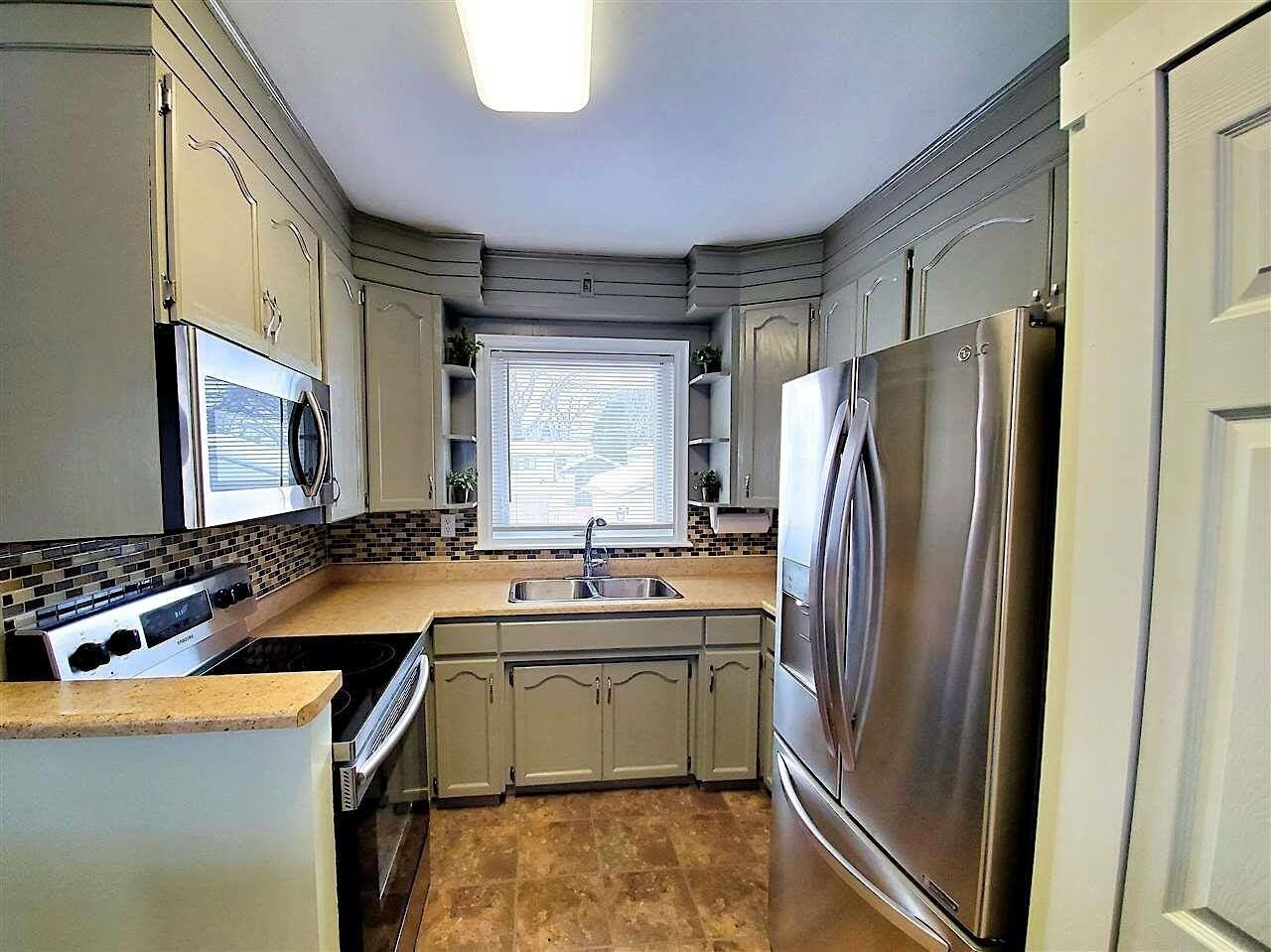 11836 57 St Nw - Photo 2 of 21
