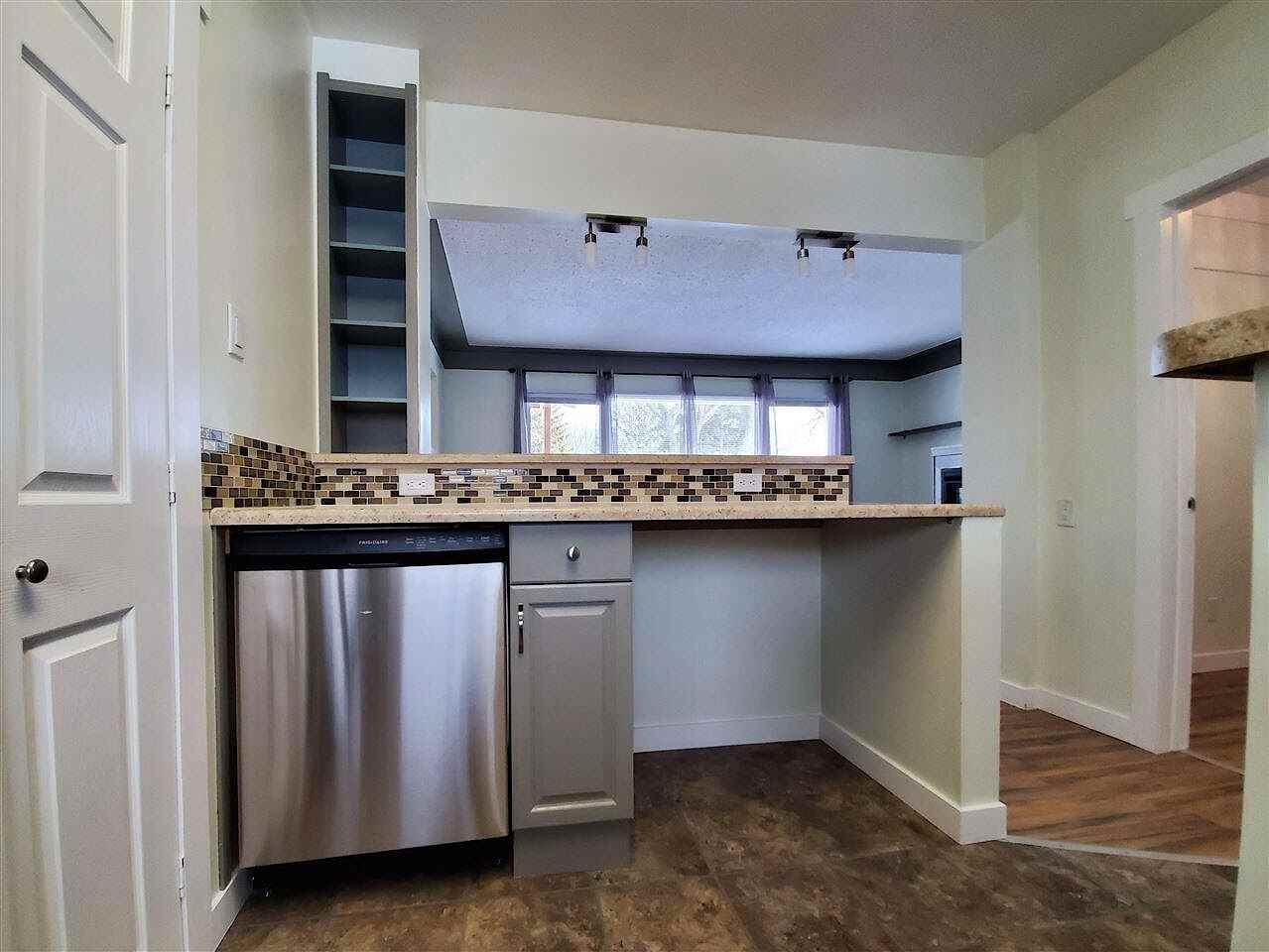 11836 57 St Nw - Photo 4 of 21