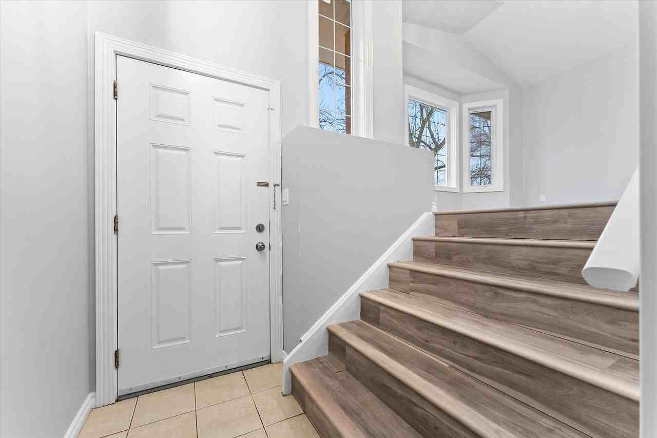 9540 - 9540 109 Avenue Northwest - Photo 4 of 24