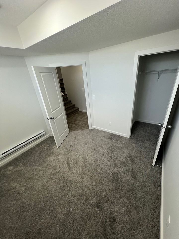 7657 202 Ave Se - Photo 6 of 13