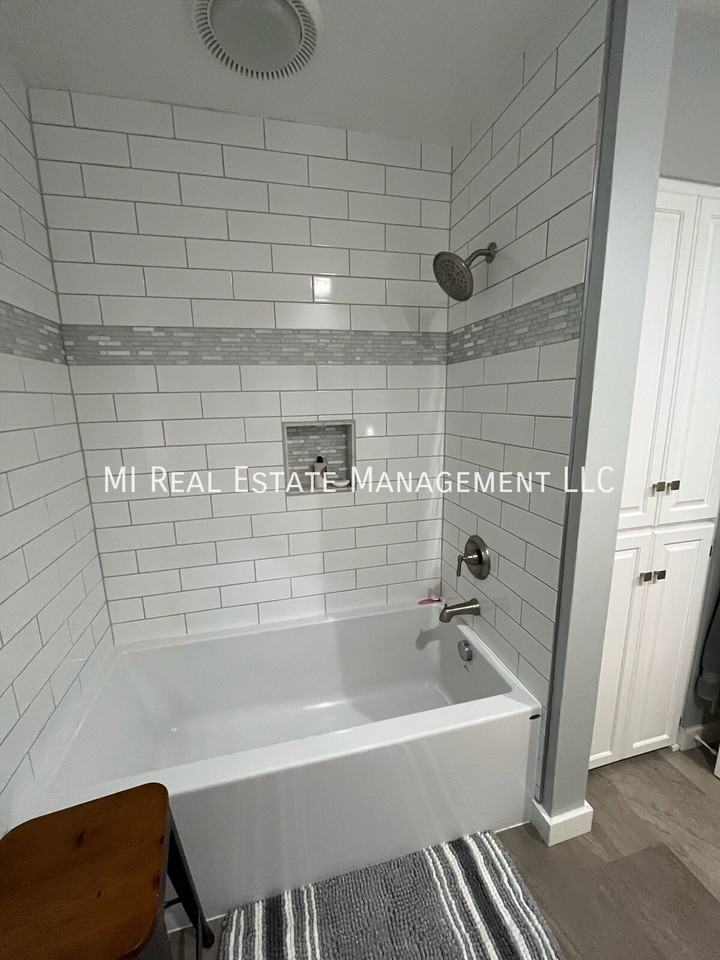 1365 Heather Dr - Photo 4 of 19