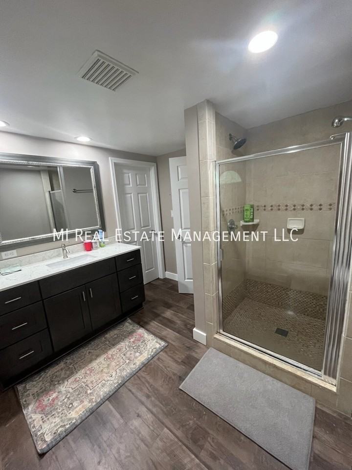 1365 Heather Dr - Photo 5 of 19