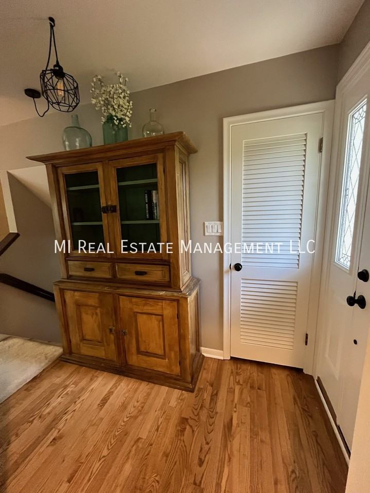 1365 Heather Dr - Photo 7 of 19