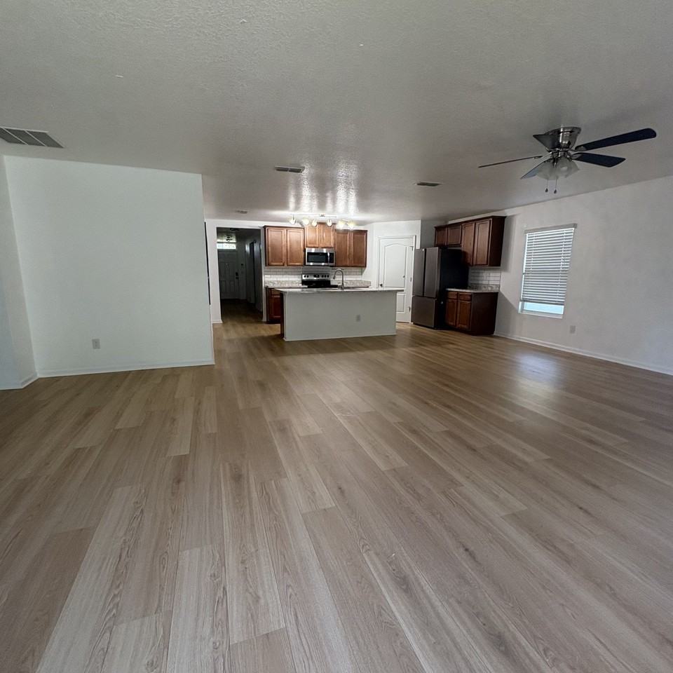 113 Paradise Ct - Photo 5 of 17