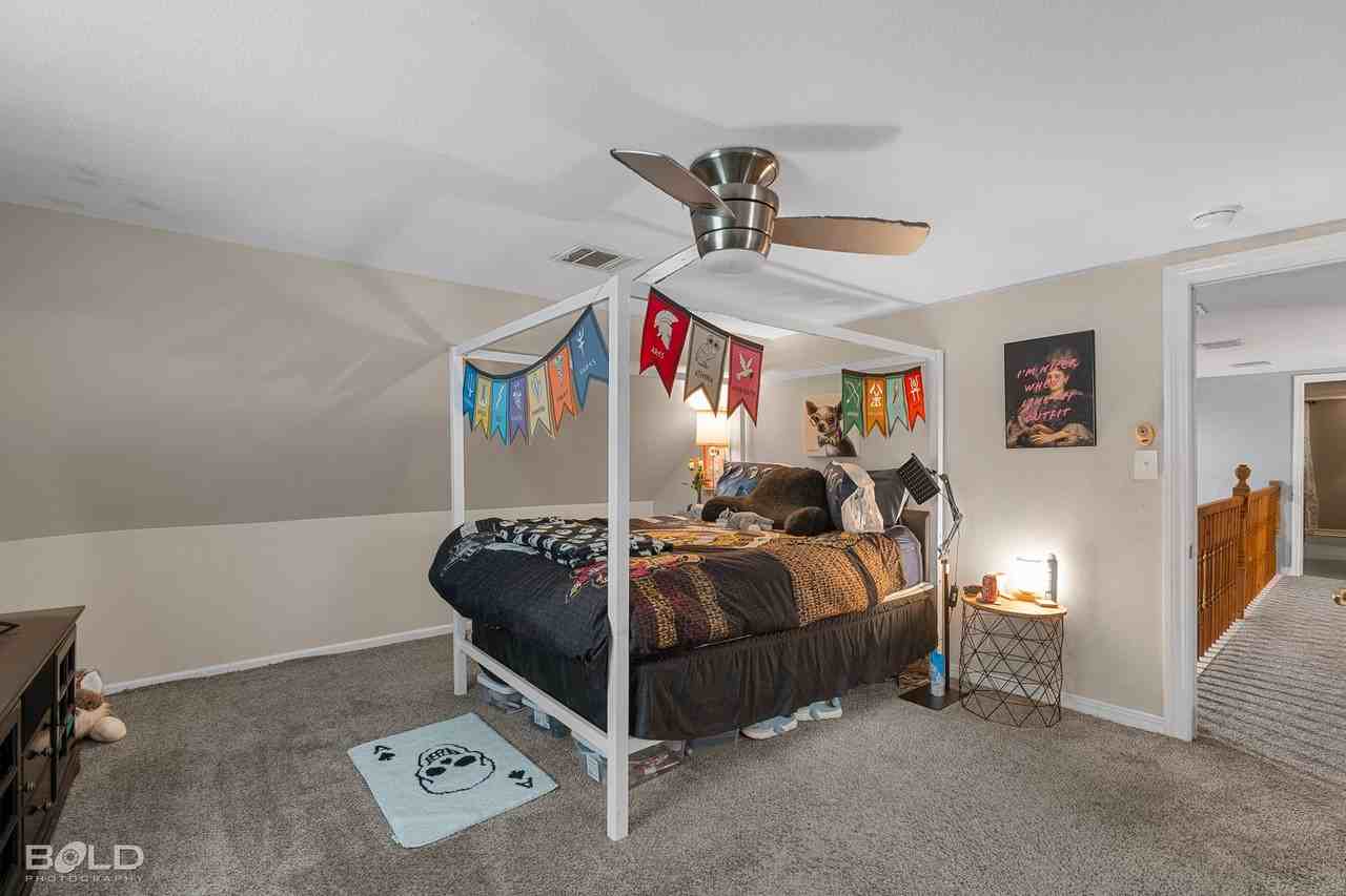 1034 Cattlemans Trl - Photo 7 of 50