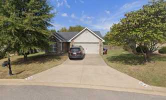 featured image of 7812 Parkview Dr