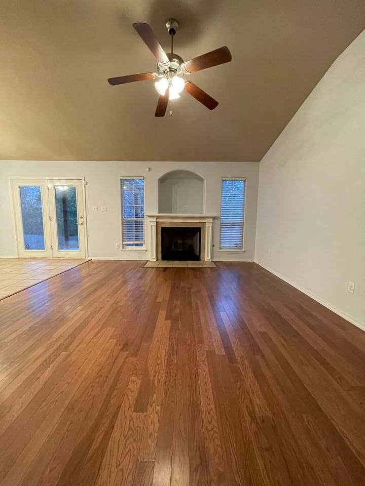 7812 Parkview Dr - Photo 2 of 15
