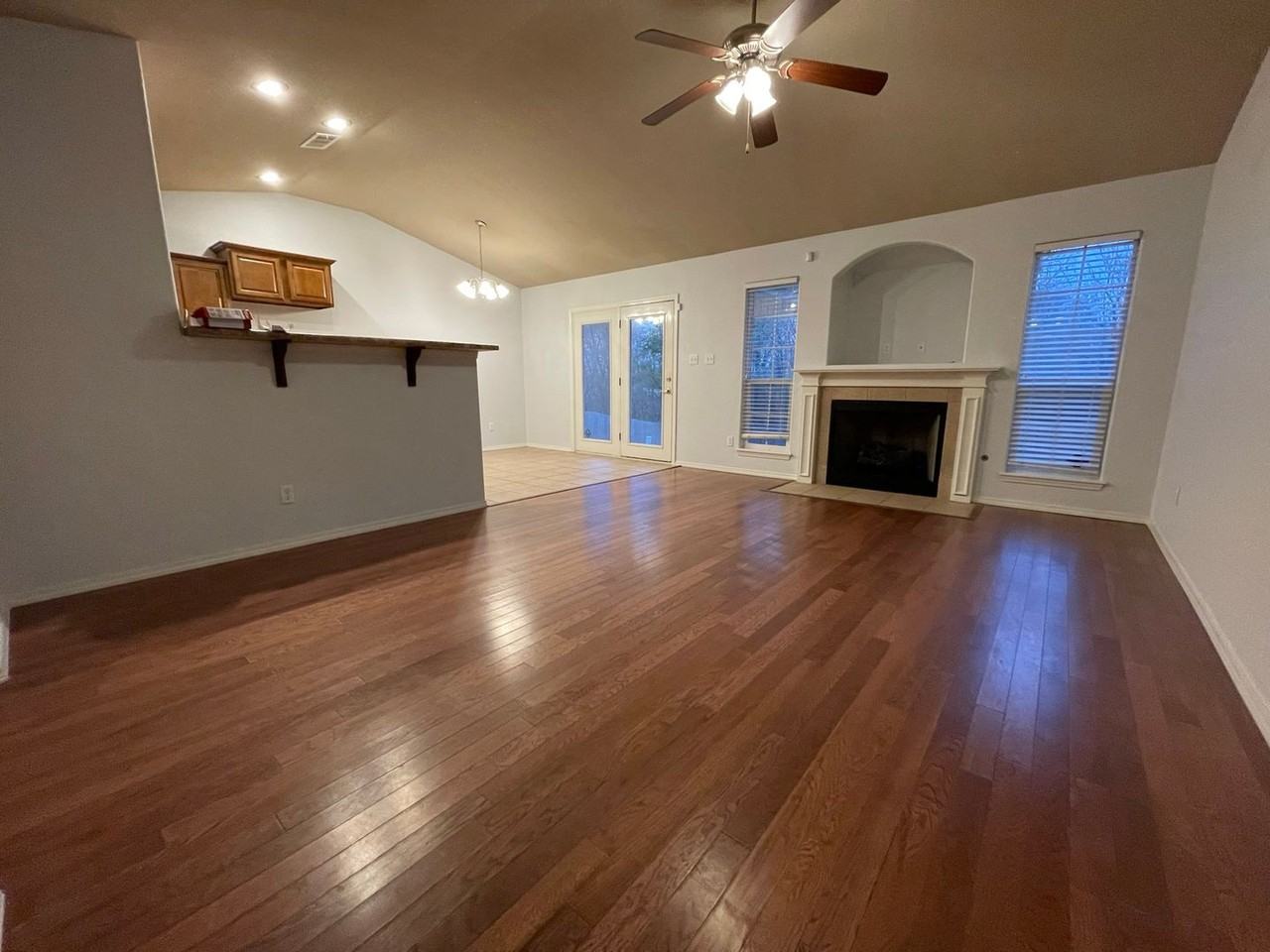 7812 Parkview Dr - Photo 3 of 15