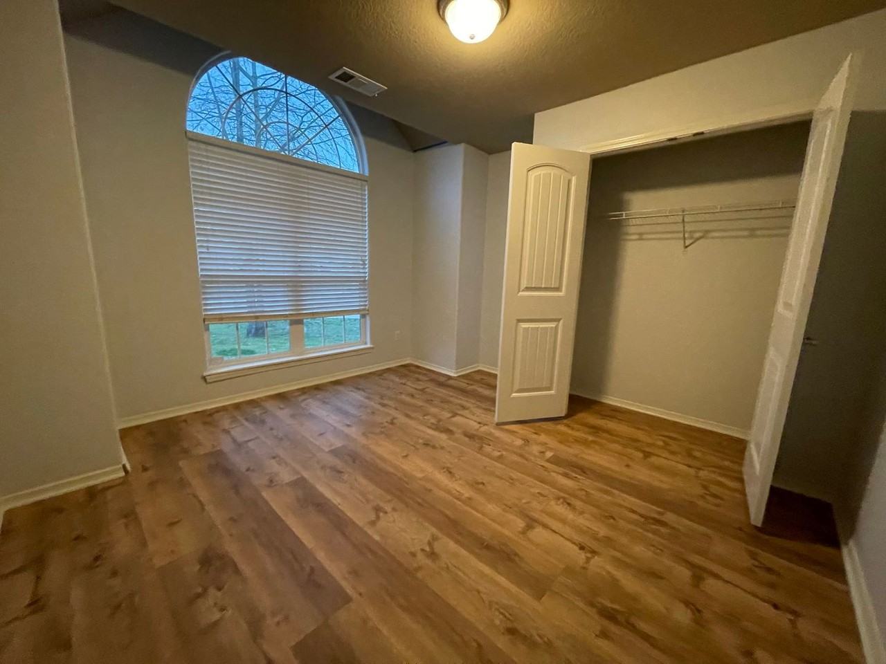 7812 Parkview Dr - Photo 7 of 15