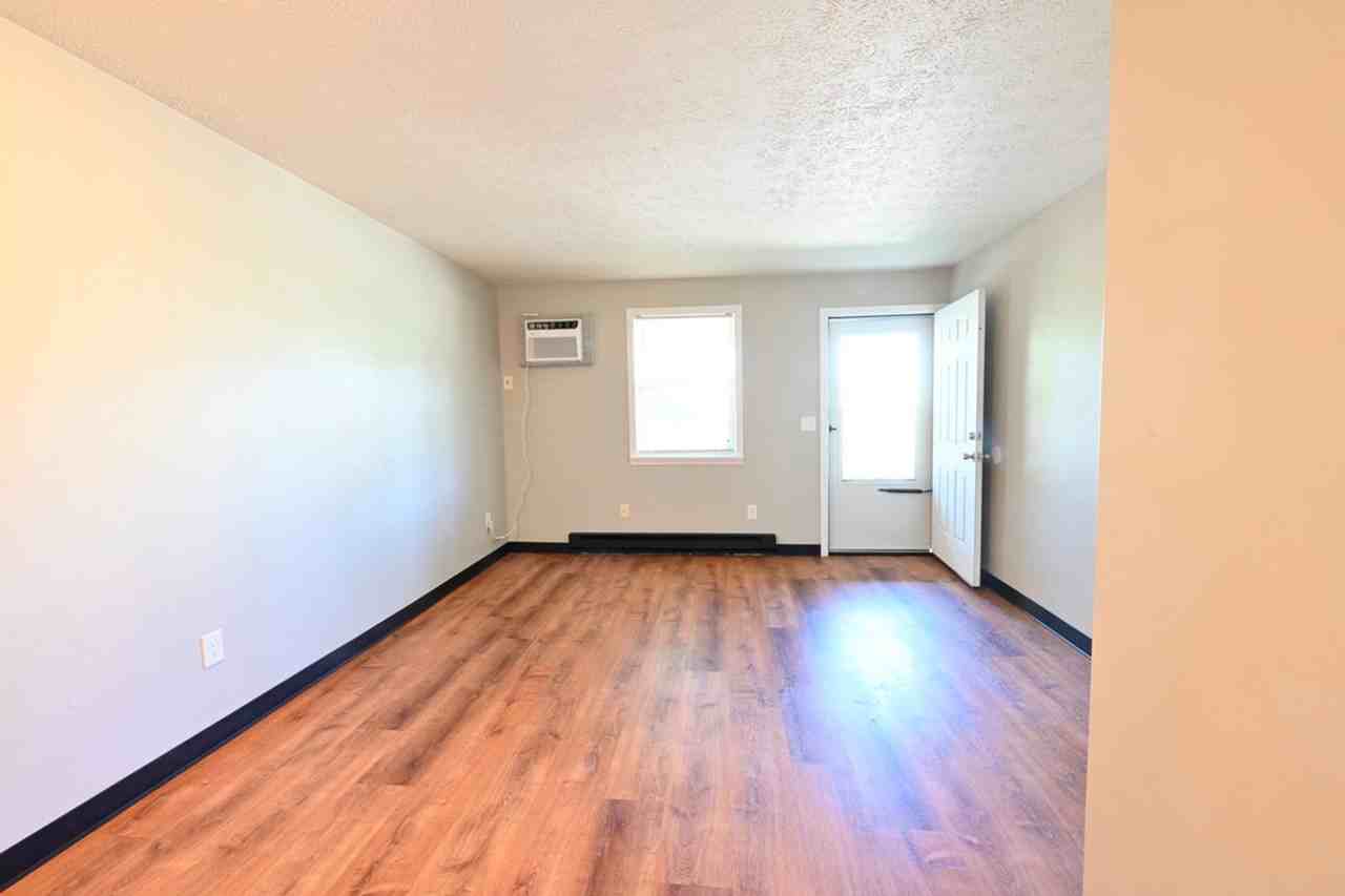 10 Sunnyslope Dr #10H - Photo 3 of 18