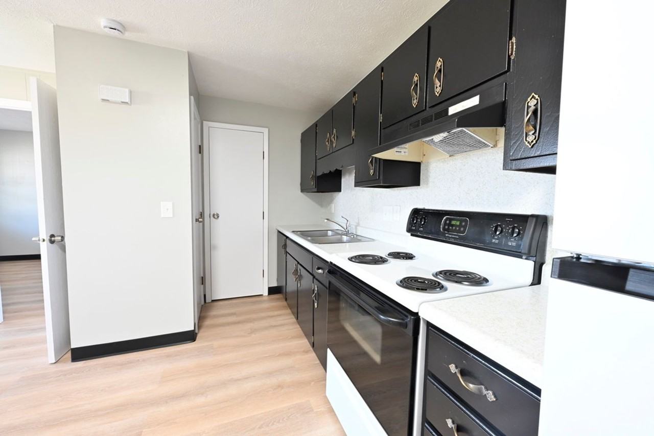 26 Sunnyslope Dr #26G - Photo 6 of 11