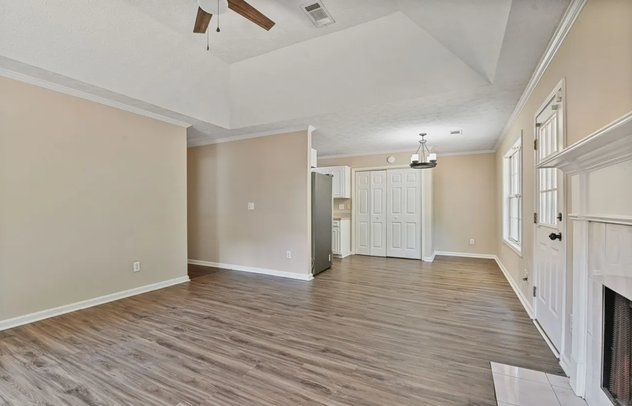 393 Forest Park Dr - Photo 5 of 23