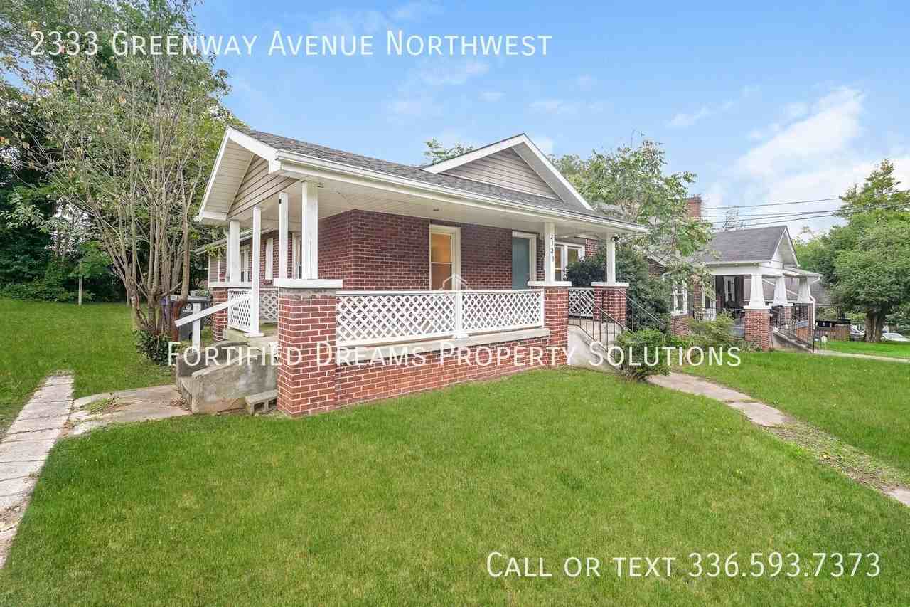 2333 Greenway Ave - Photo 2 of 15