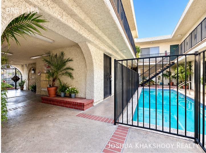6905 Whitsett Ave #212 - Photo 7 of 10