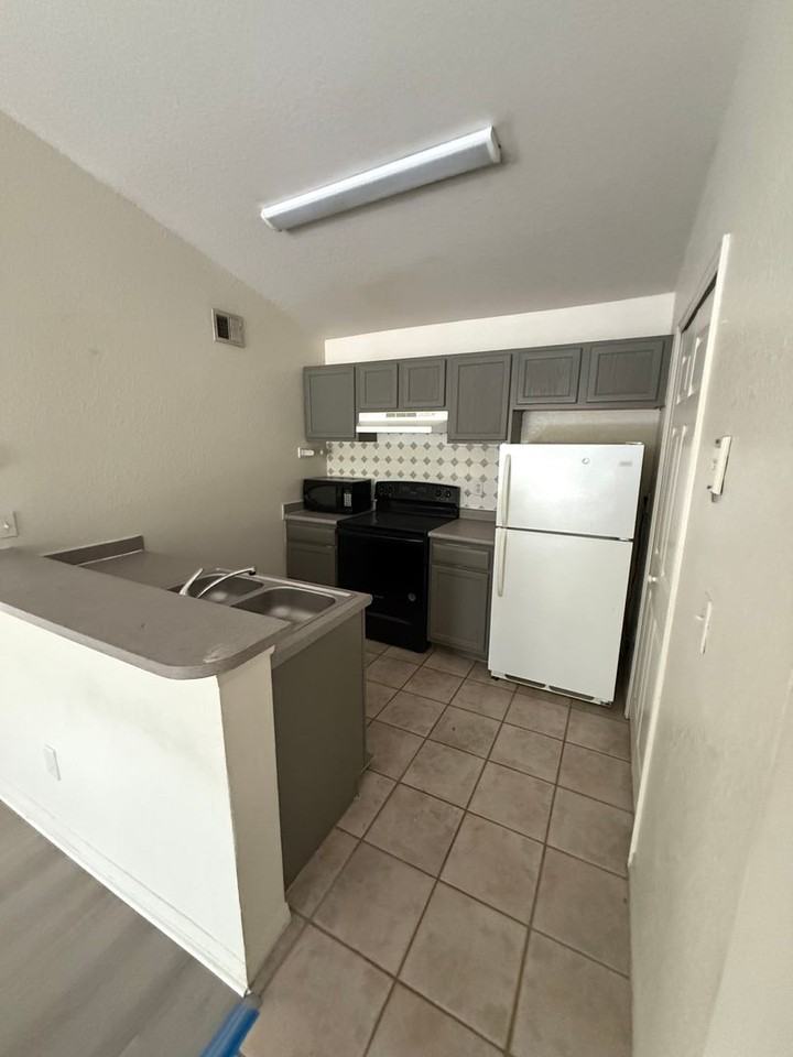 8939 Latrec Ave #1-305 - Photo 6 of 31
