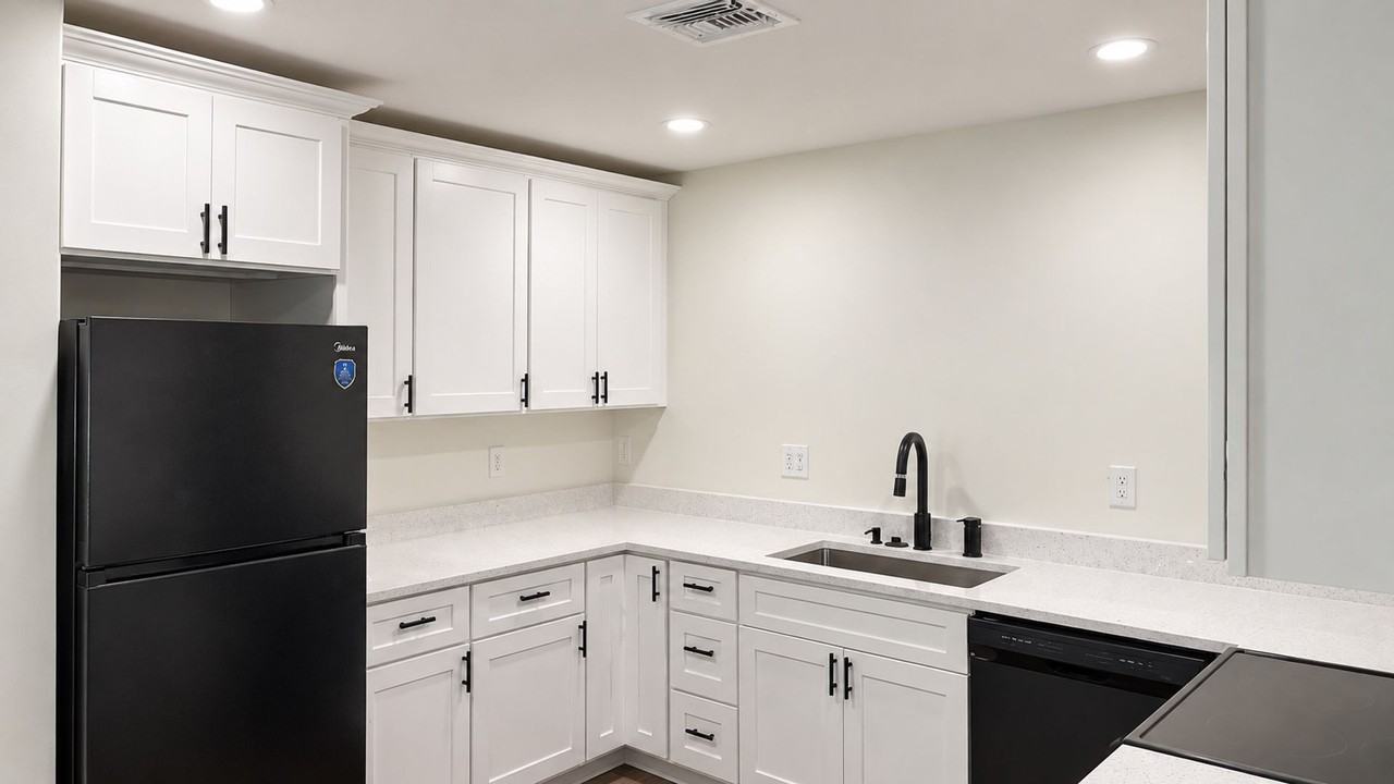 3067 Quarter St - Photo 4 of 40