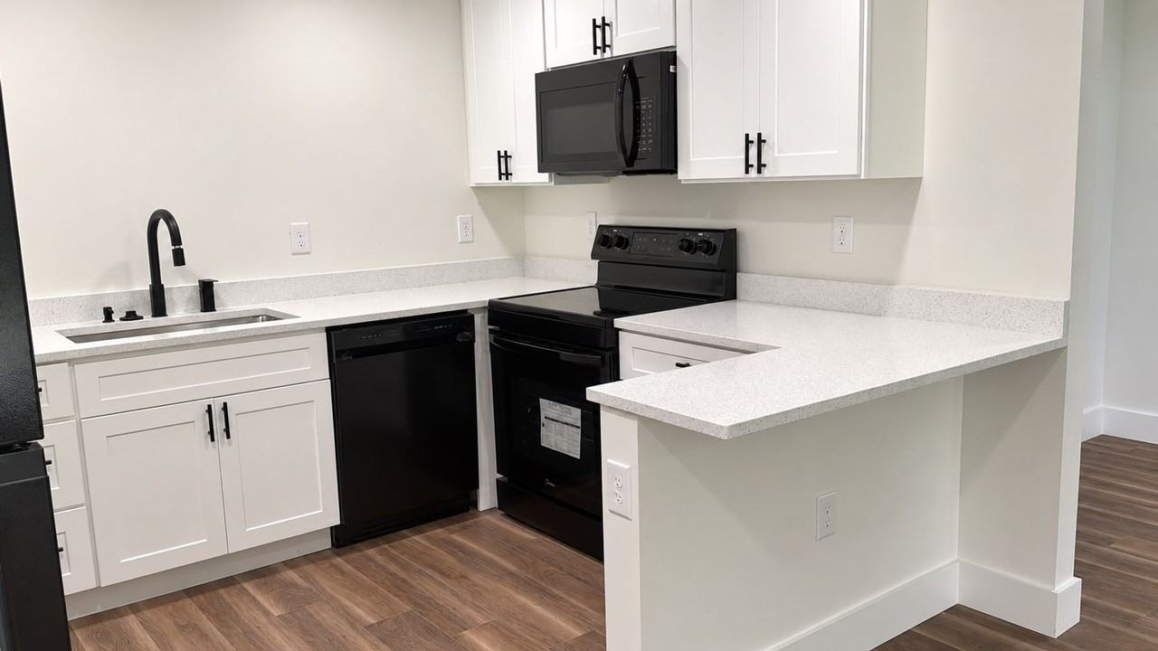 3067 Quarter St - Photo 5 of 40