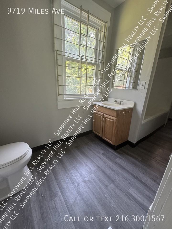 9719 Miles Ave - Photo 6 of 20