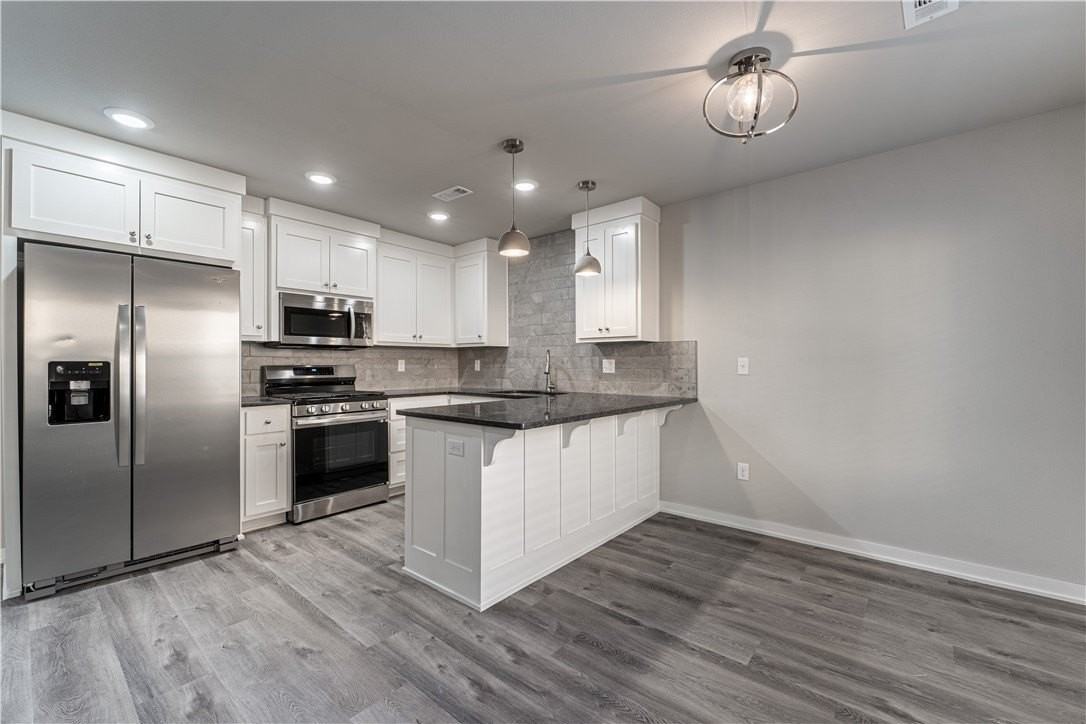 100 Ryder St - Photo 5 of 32