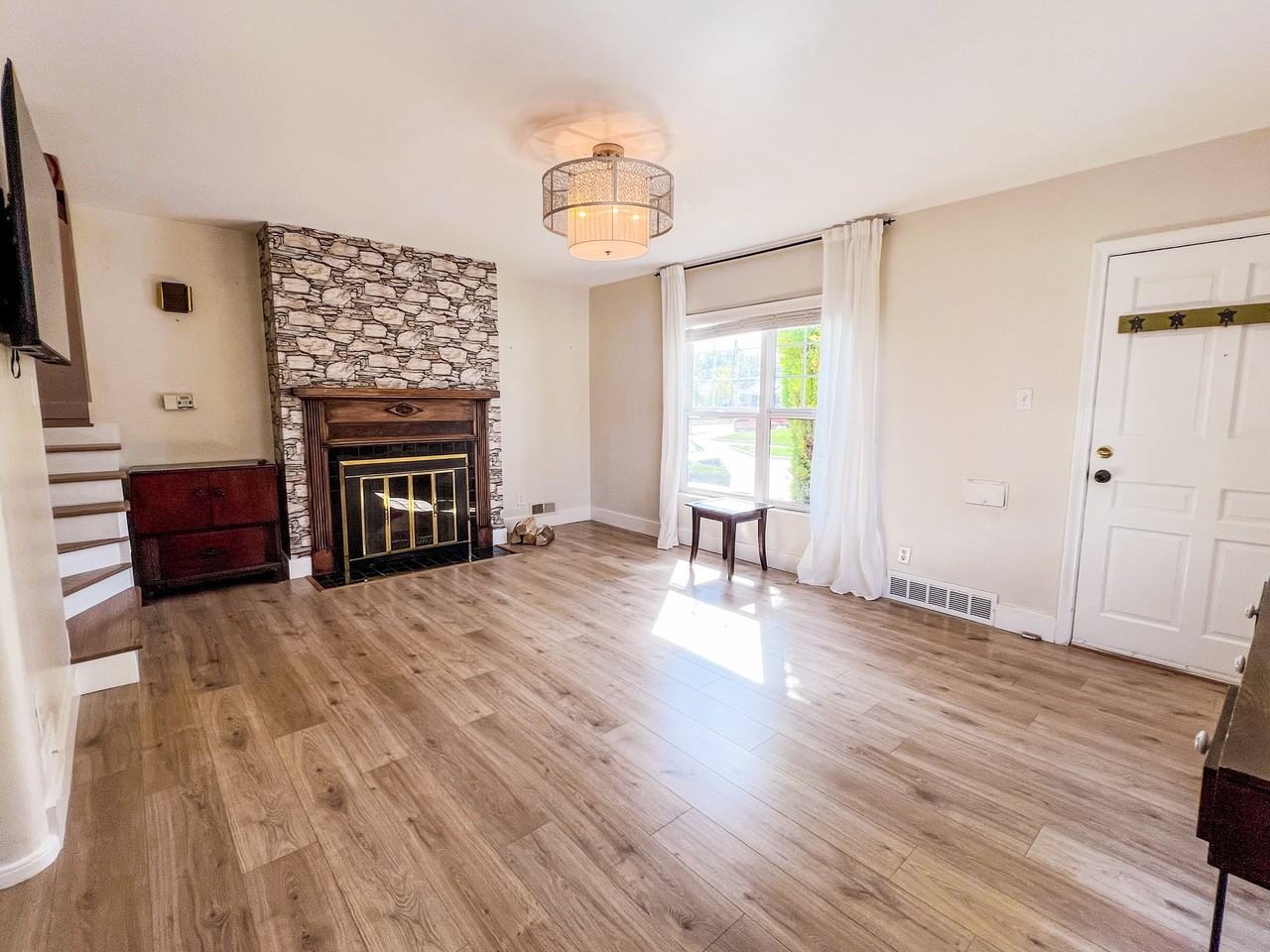 881 E Kensington Ave #A - Photo 6 of 41