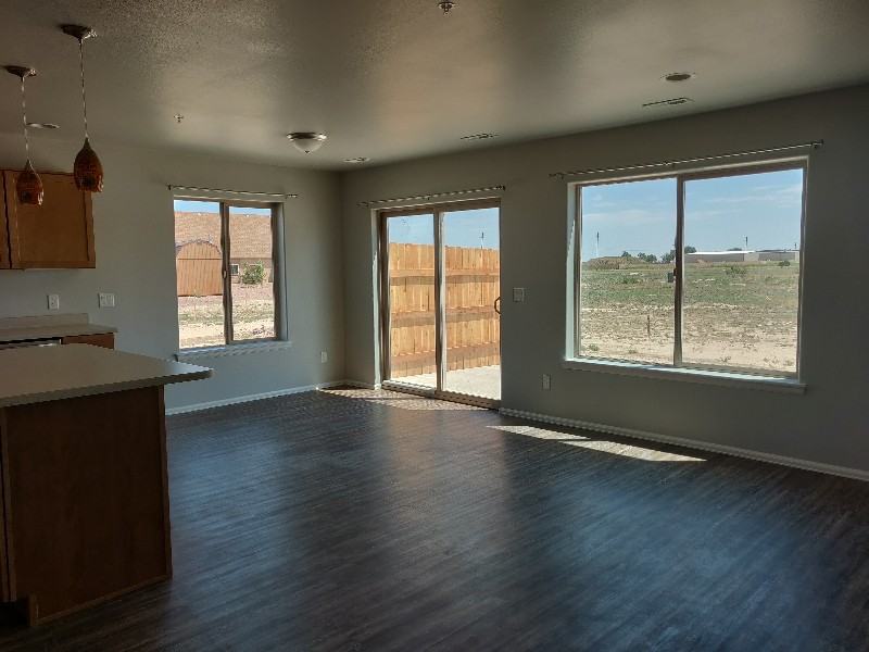 564 S Angus Ave - Photo 2 of 4