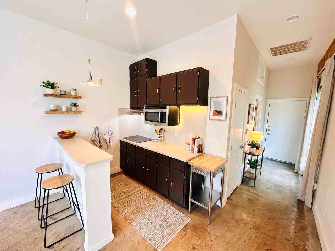 710 S Medina #206 - Photo 3 of 22