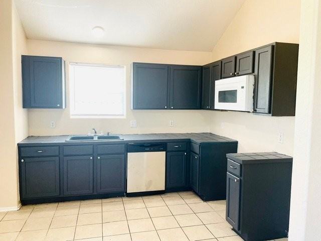 140 Amber Ln - Photo 3 of 20