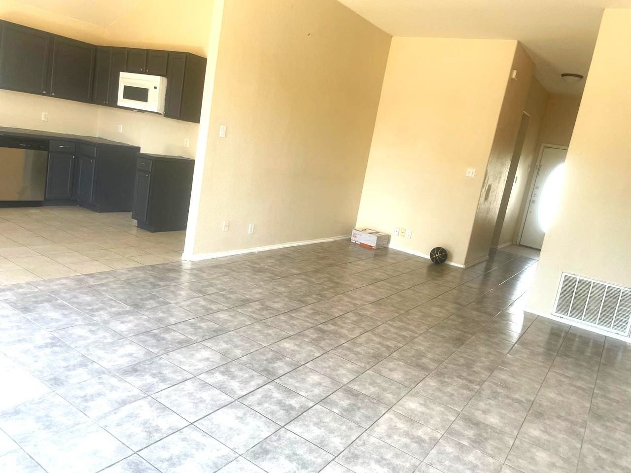 140 Amber Ln - Photo 6 of 20