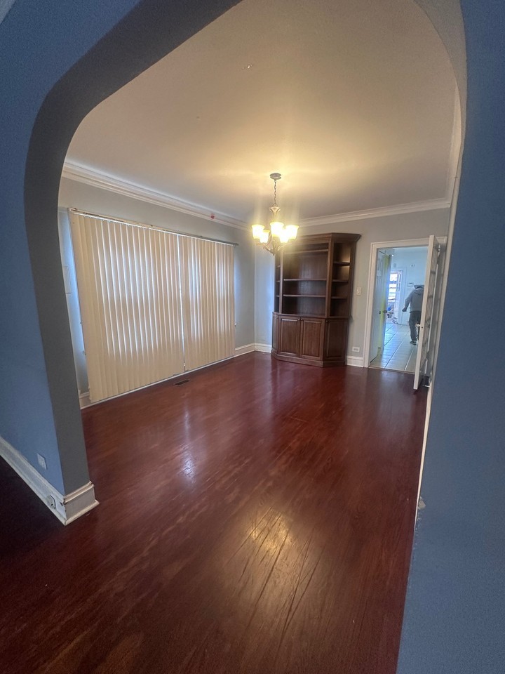 2740 N Menard Ave - Photo 2 of 6