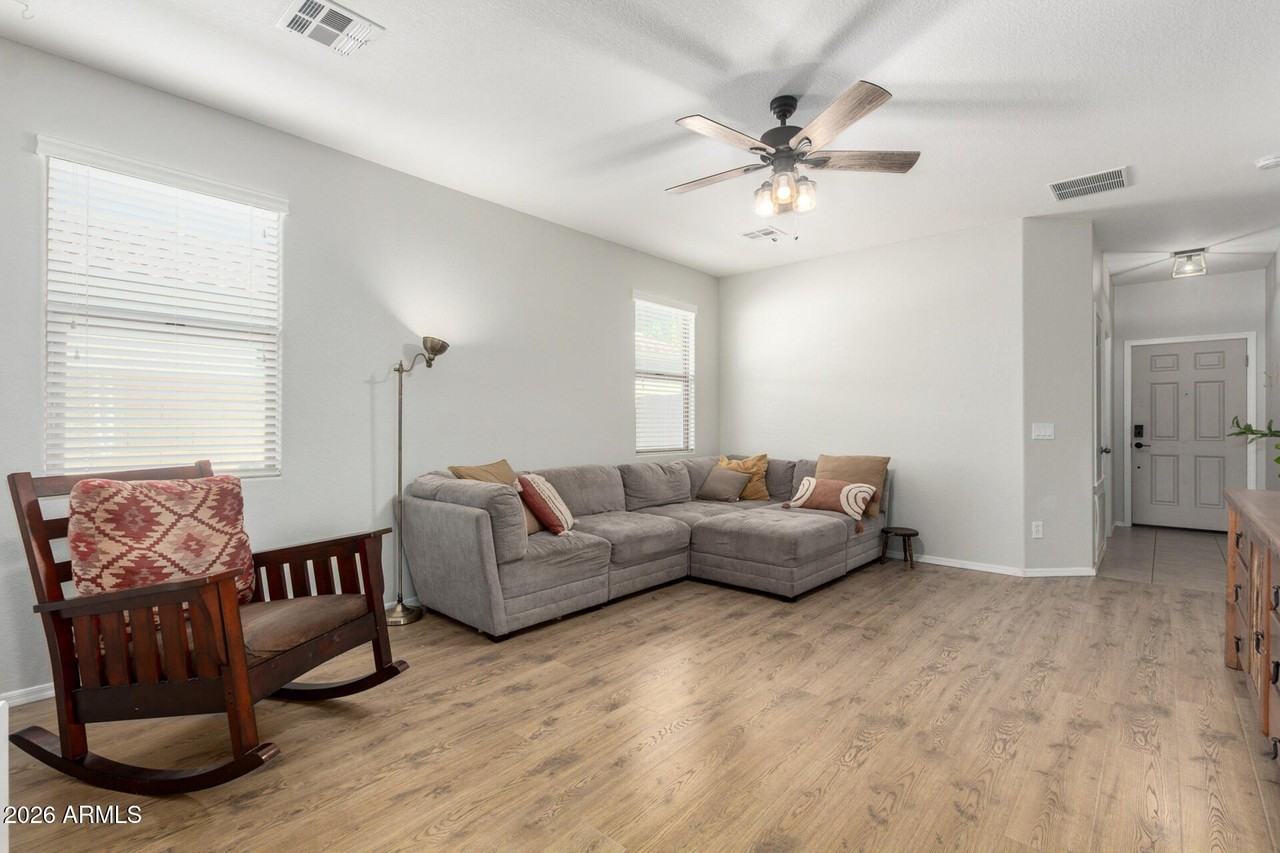 18864 N Lariat Rd - Photo 2 of 24